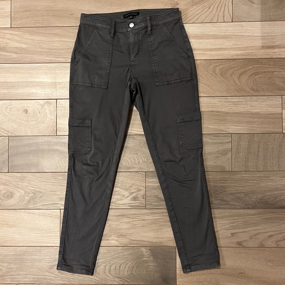 Banana Republic - Women's Grey Cargo Pant (0)